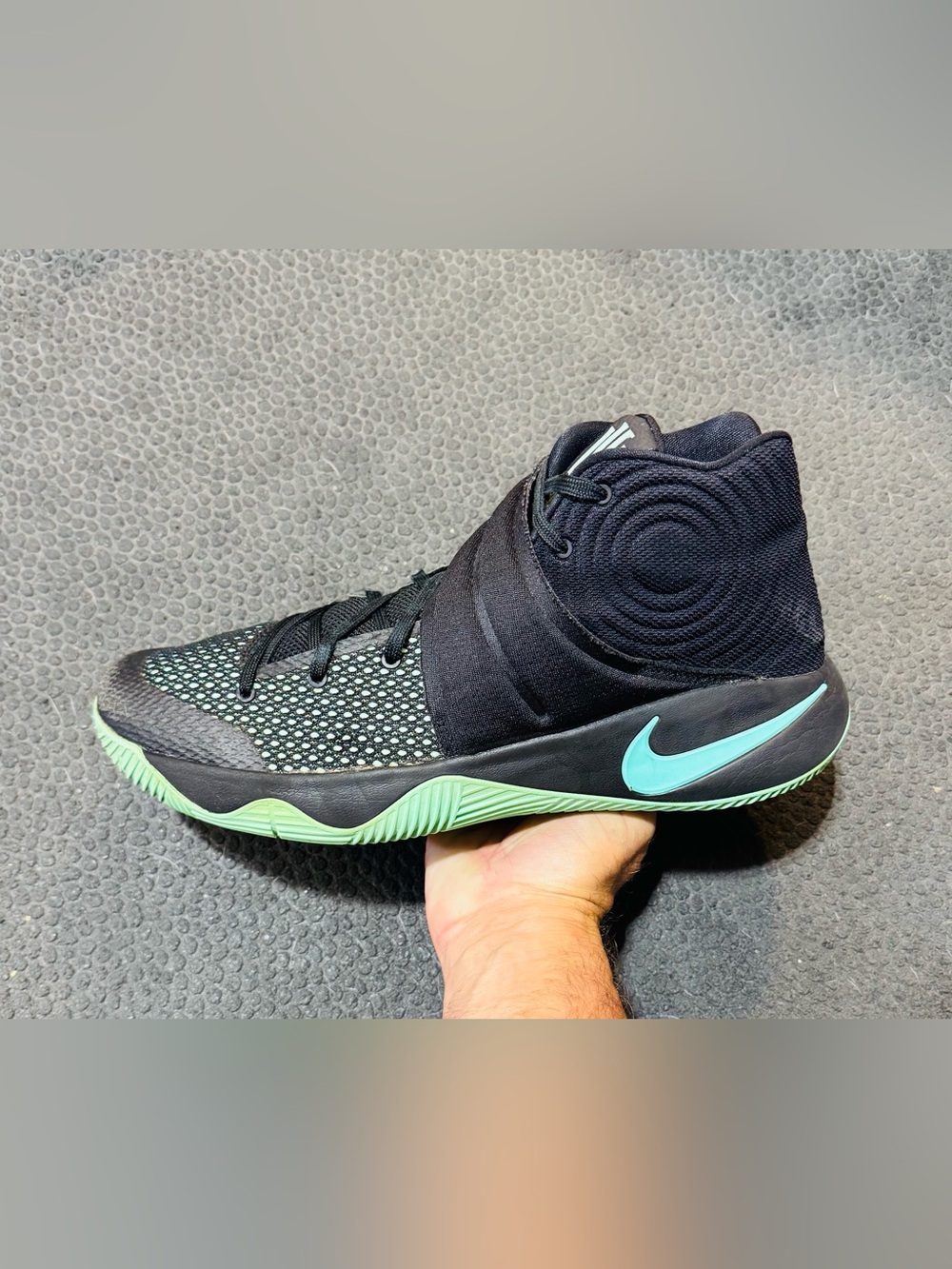 Nike Kyrie 2 ‘Green Glow’ 2016 (Sz 12M)
